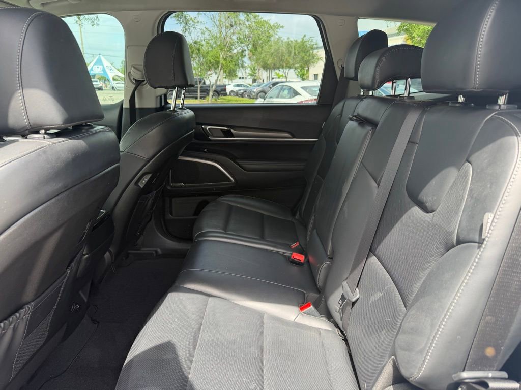 Used 2024 Kia Telluride LX FWD image 12