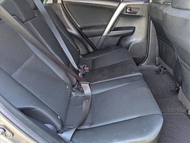 Used 2018 Toyota RAV4 LE image 17