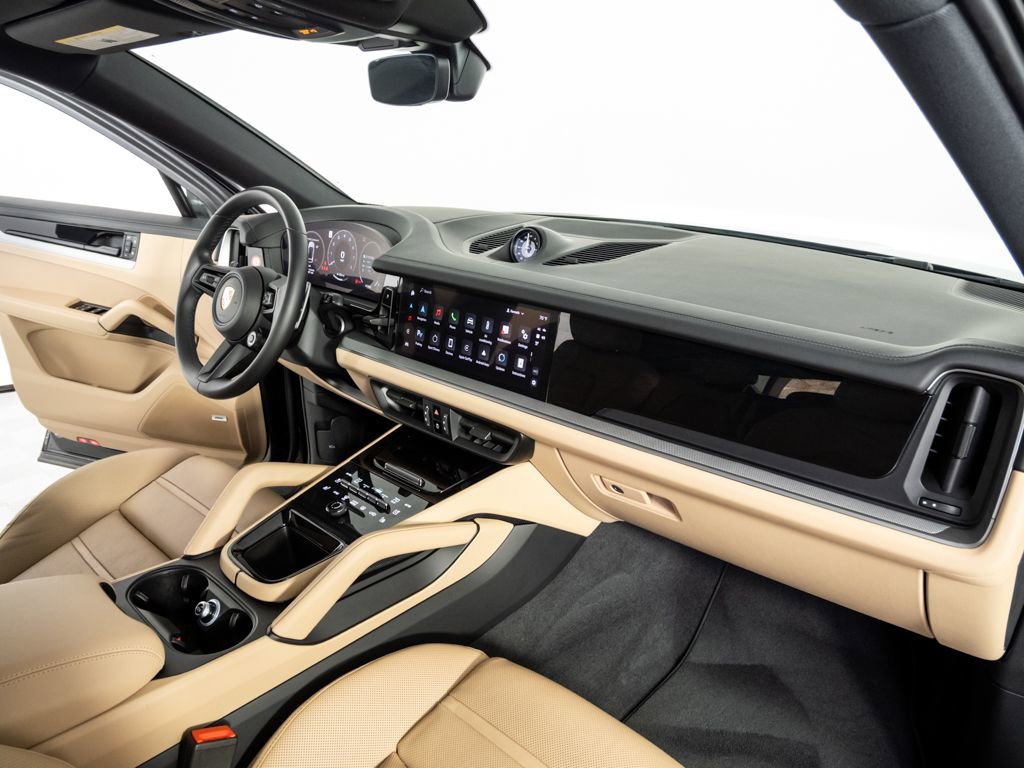 Certified 2024 Porsche Cayenne Base image 25
