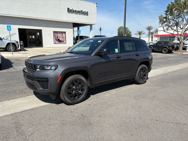 New 2026 Jeep Grand Cherokee Altitude AWD/4WD image 1