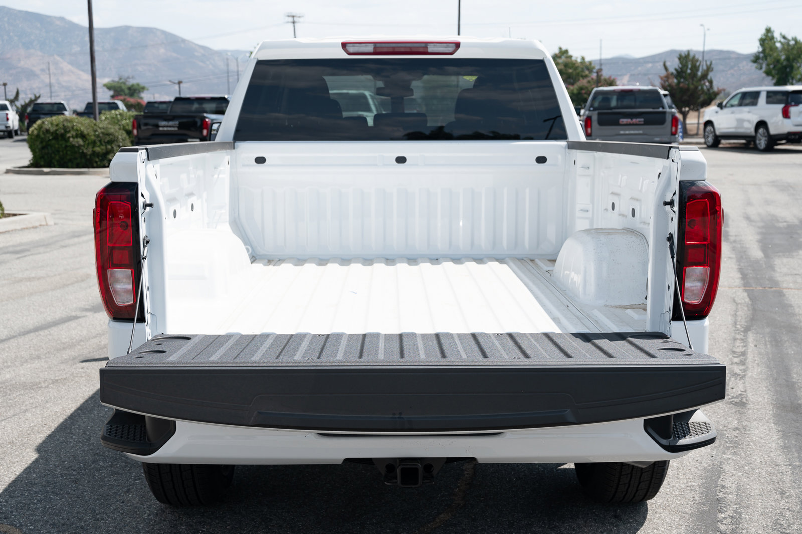 Used 2024 GMC Sierra 1500 Elevation image 12