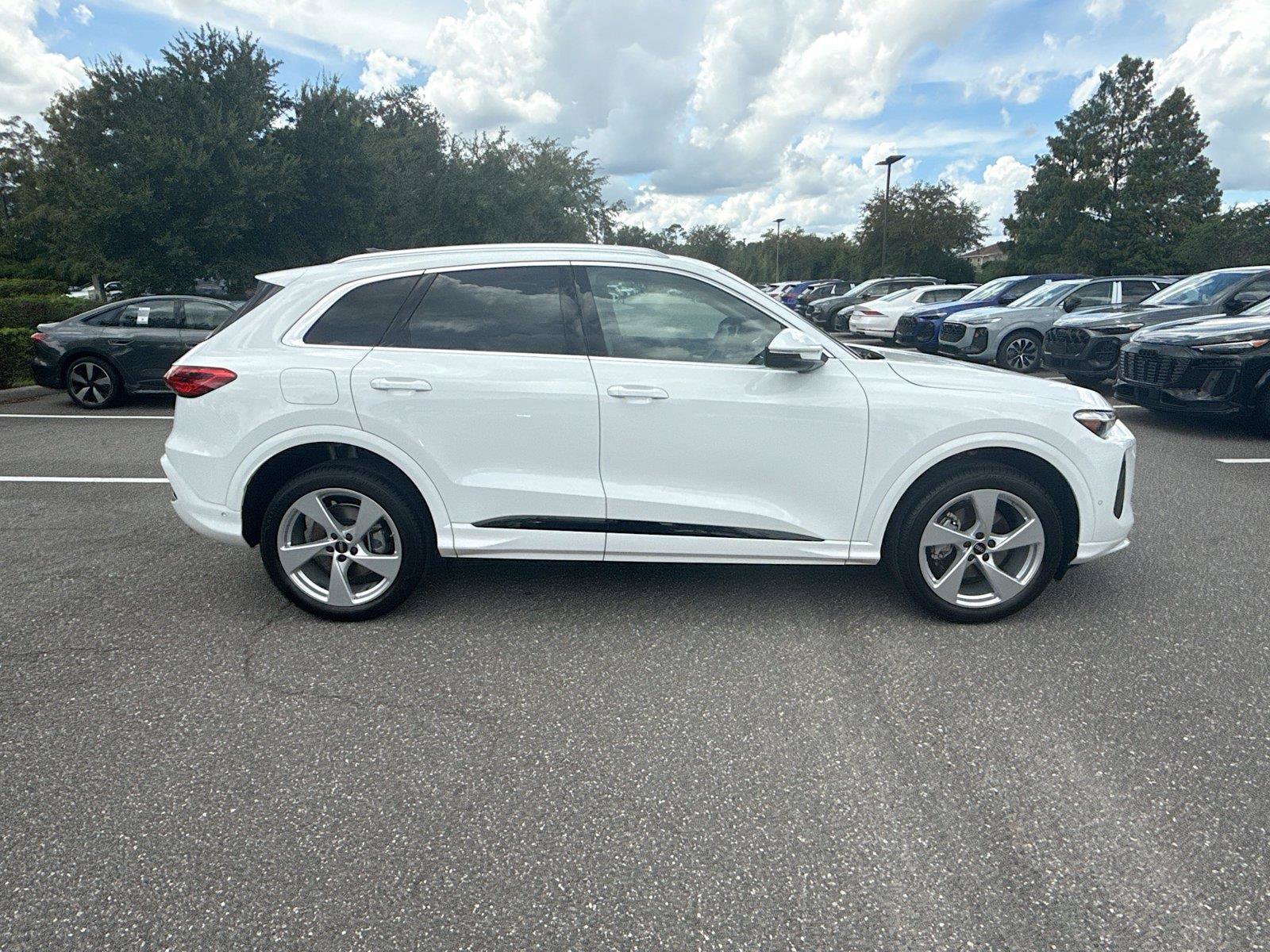 Certified 2025 Audi Q5 Premium AWD/4WD image 8