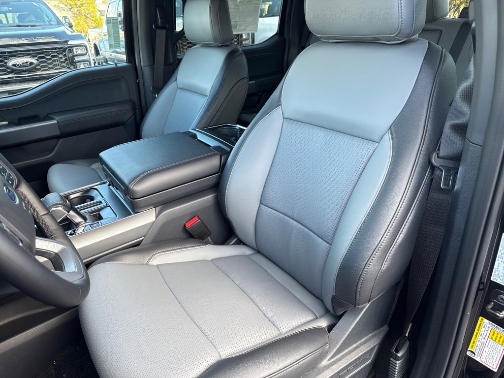 New 2025 Ford F150 Lightning Lariat image 22