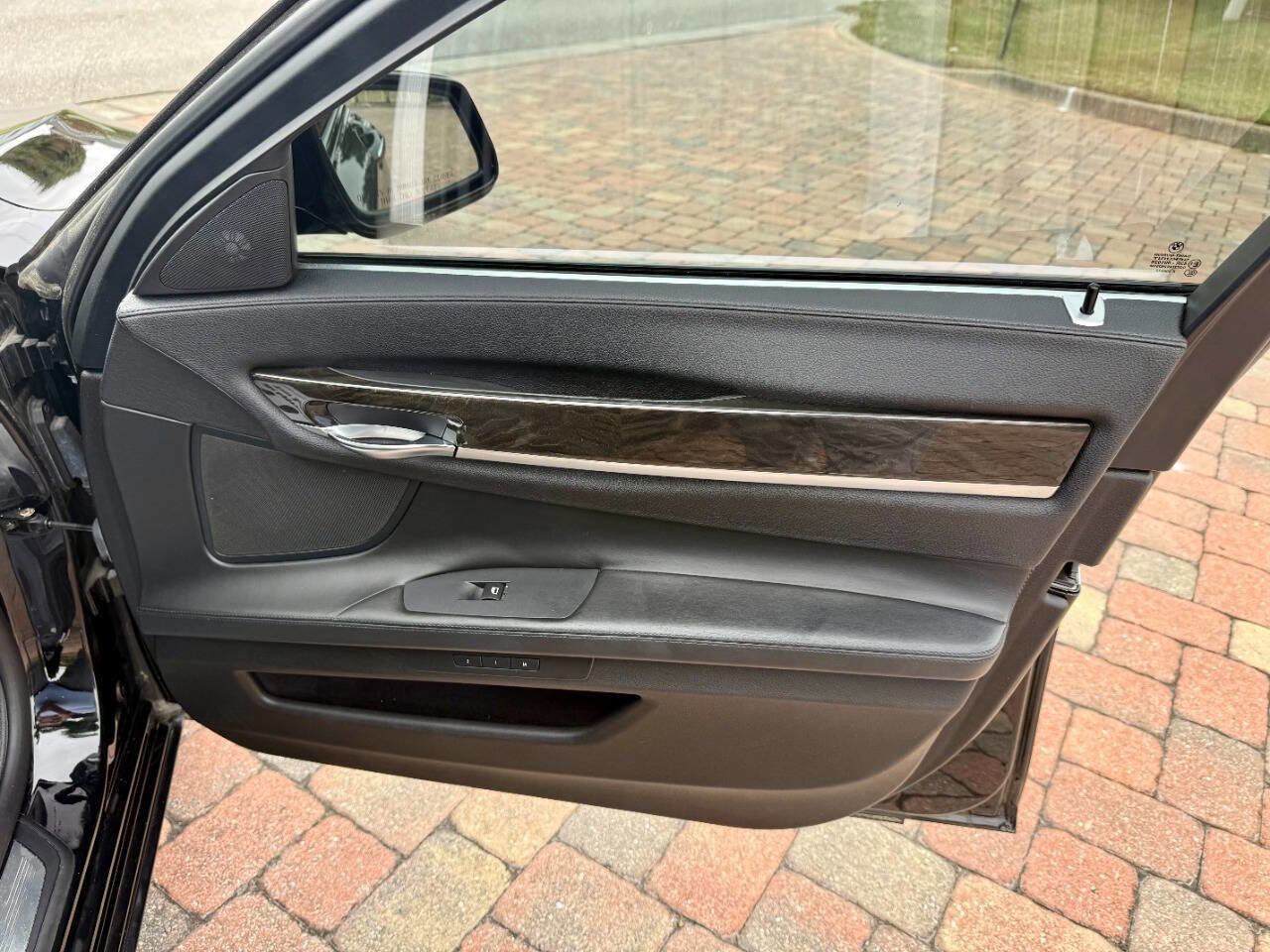 Used 2012 BMW 750Li image 22