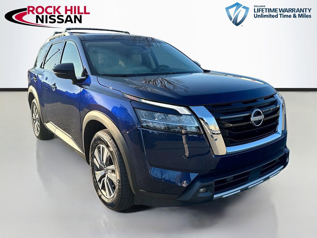 Used 2023 Nissan Pathfinder SL image 1