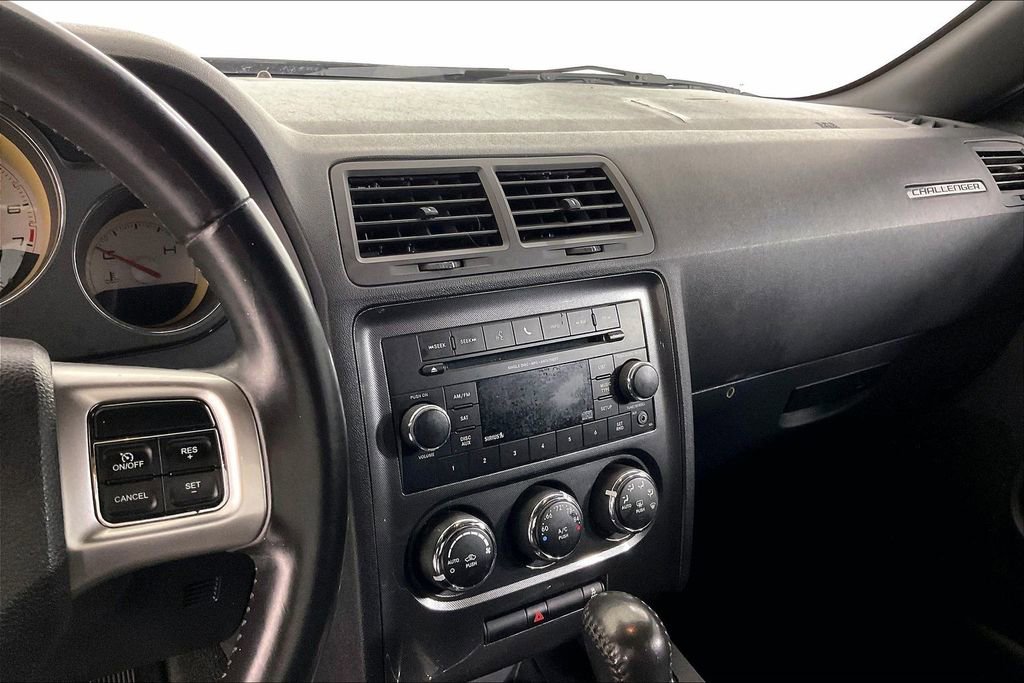 Used 2012 Dodge Challenger SXT image 8
