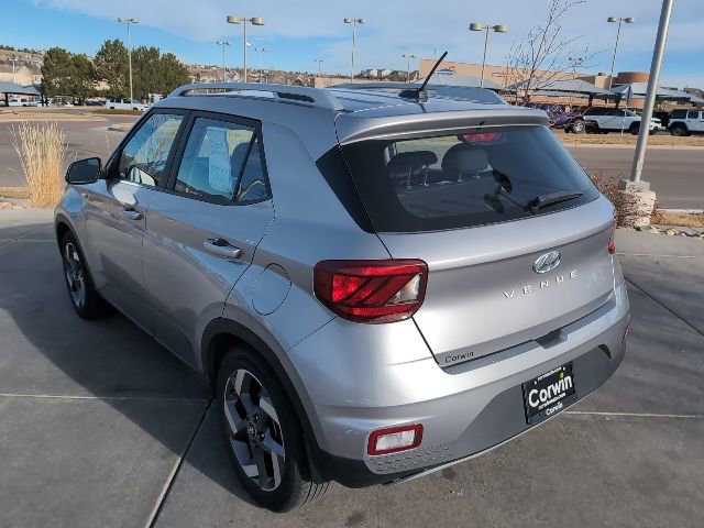 Used 2023 Hyundai Venue SEL w/ Cargo Package image 5