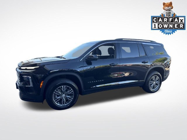 Used 2026 Chevrolet Traverse LT FWD image 2