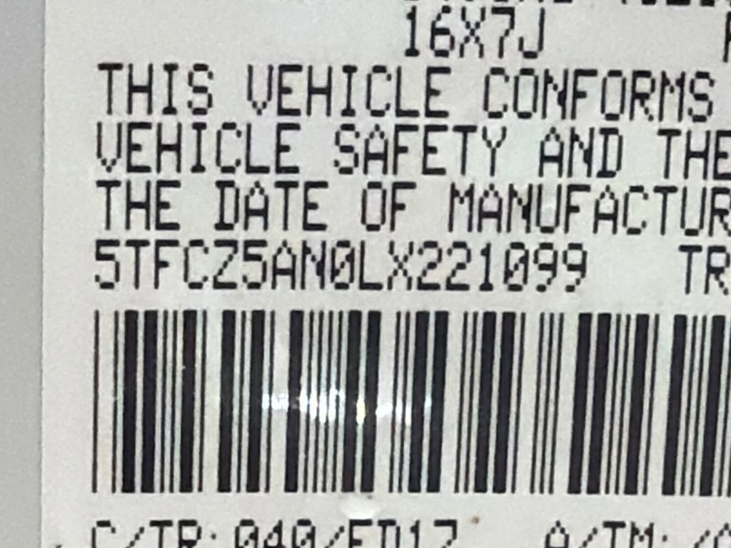 Used 2020 Toyota Tacoma TRD Off-Road w/ Technology Package image 31