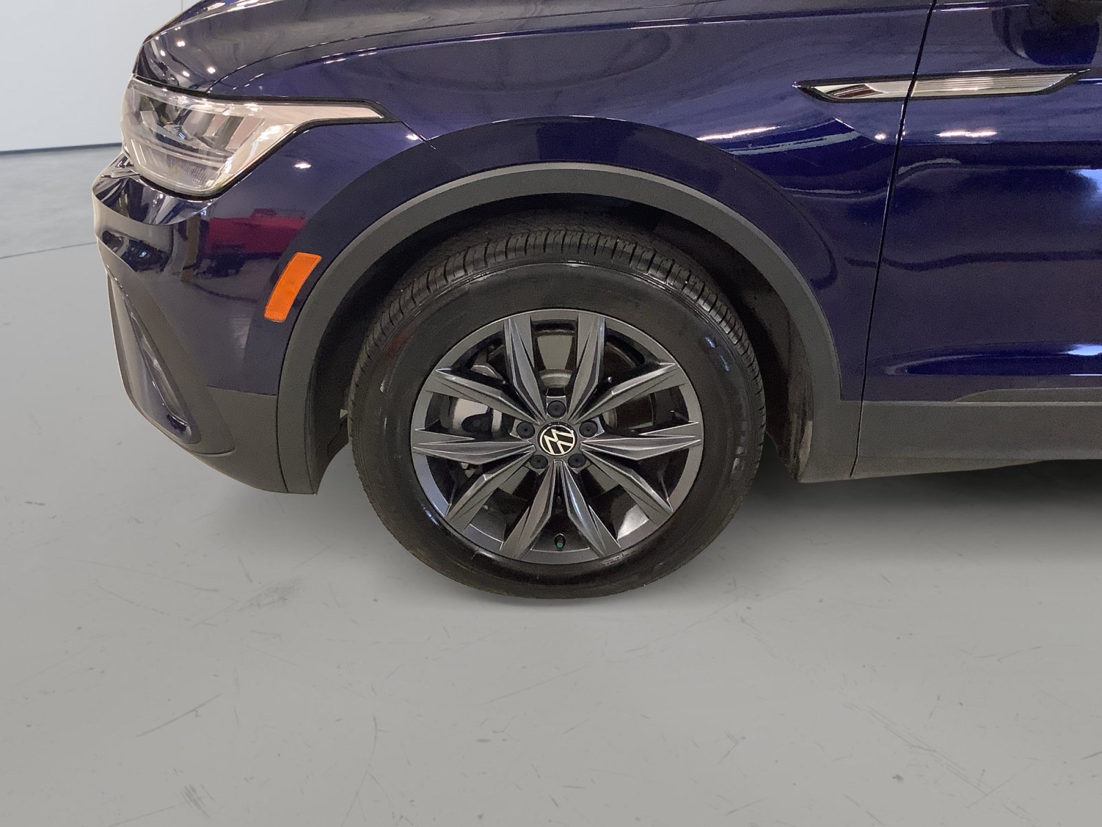 Used 2022 Volkswagen Tiguan SE FWD image 9
