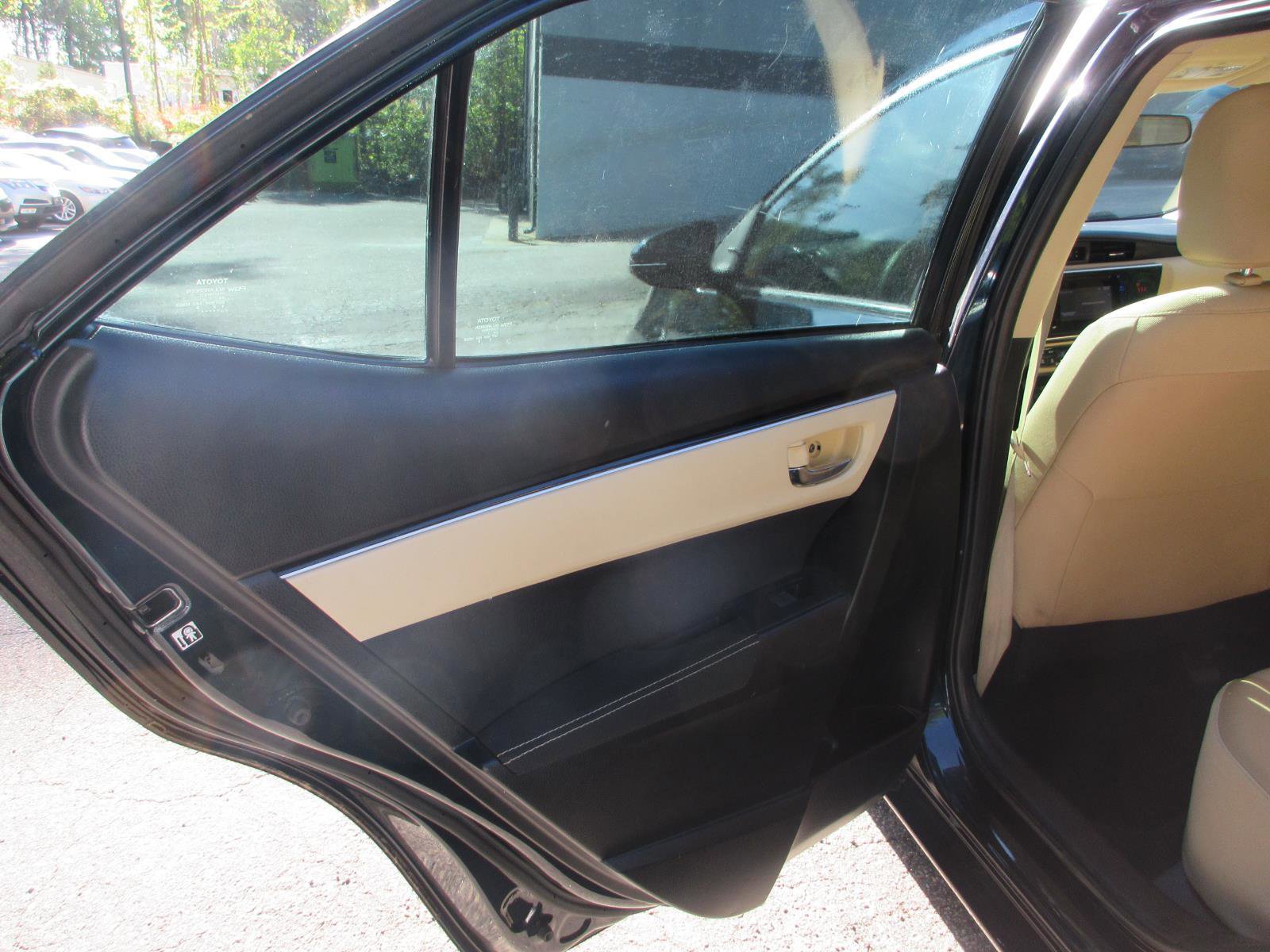 Used 2018 Toyota Corolla LE image 15