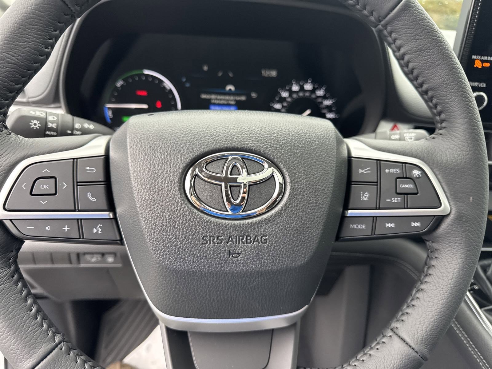 New 2025 Toyota Sienna XLE w/ XLE Plus Package image 17