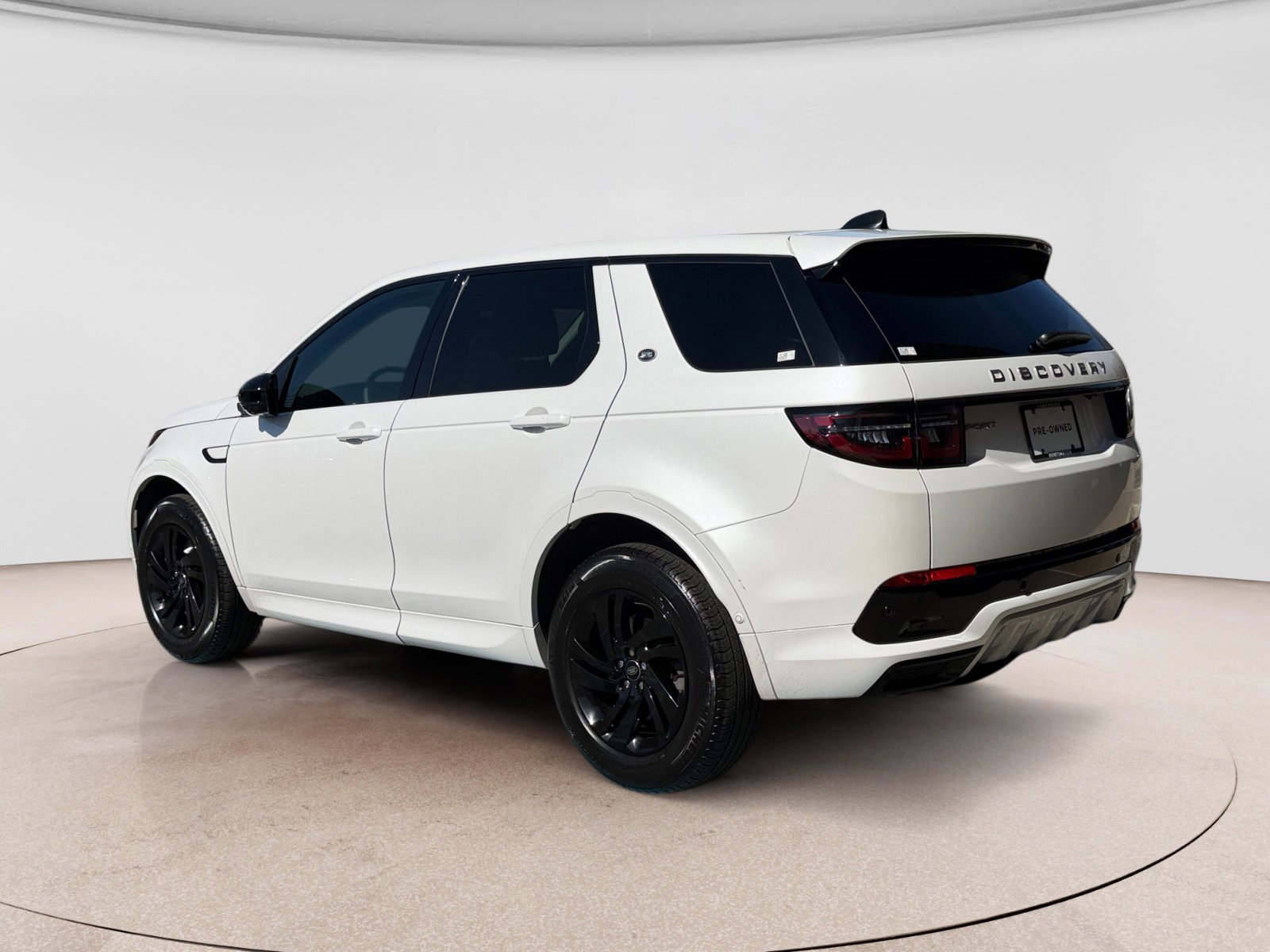 Used 2024 Land Rover Discovery Sport S image 3