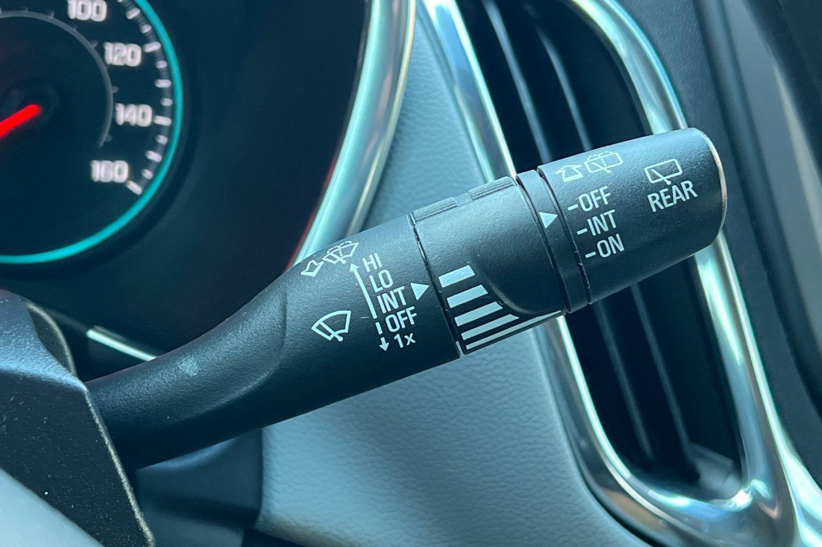 Used 2022 Chevrolet Equinox LS w/ LS Convenience Package image 34