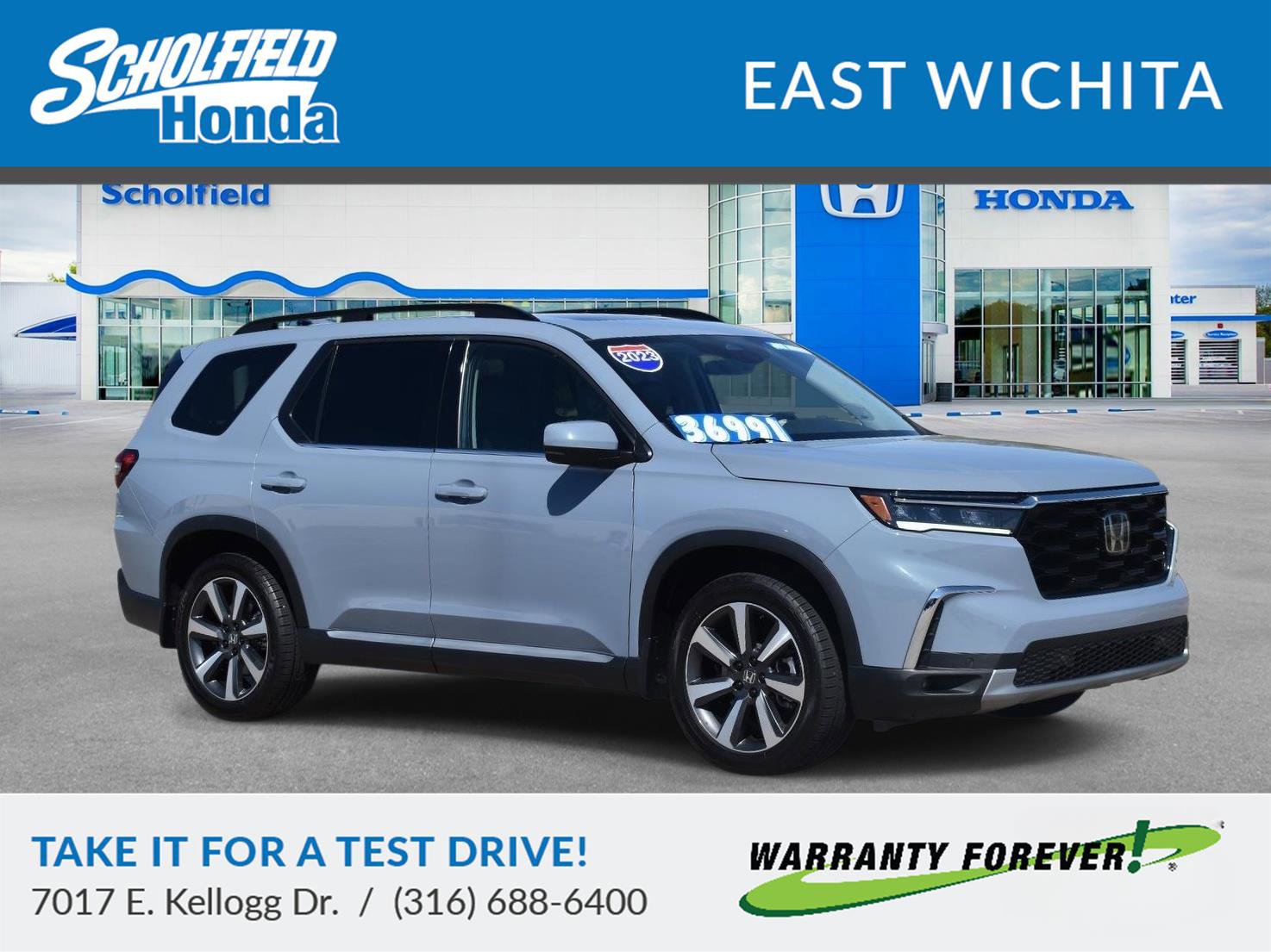 Used 2023 Honda Pilot Touring image 1