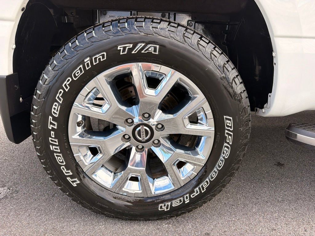 Used 2020 Nissan Titan SL w/ Moonroof Package AWD/4WD image 36