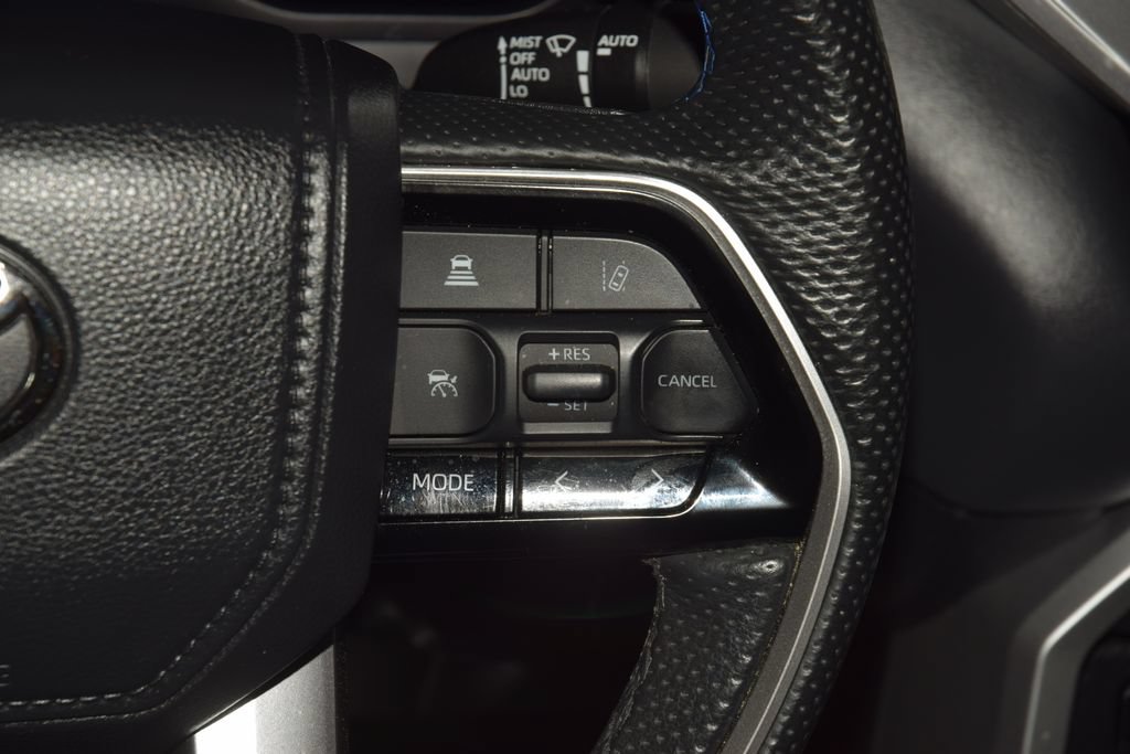 Used 2024 Toyota Tundra Platinum AWD/4WD image 33