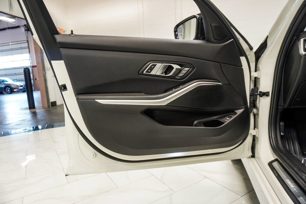 Used 2020 BMW 330i xDrive Sedan w/ Driving Assistance Package AWD/4WD image 19