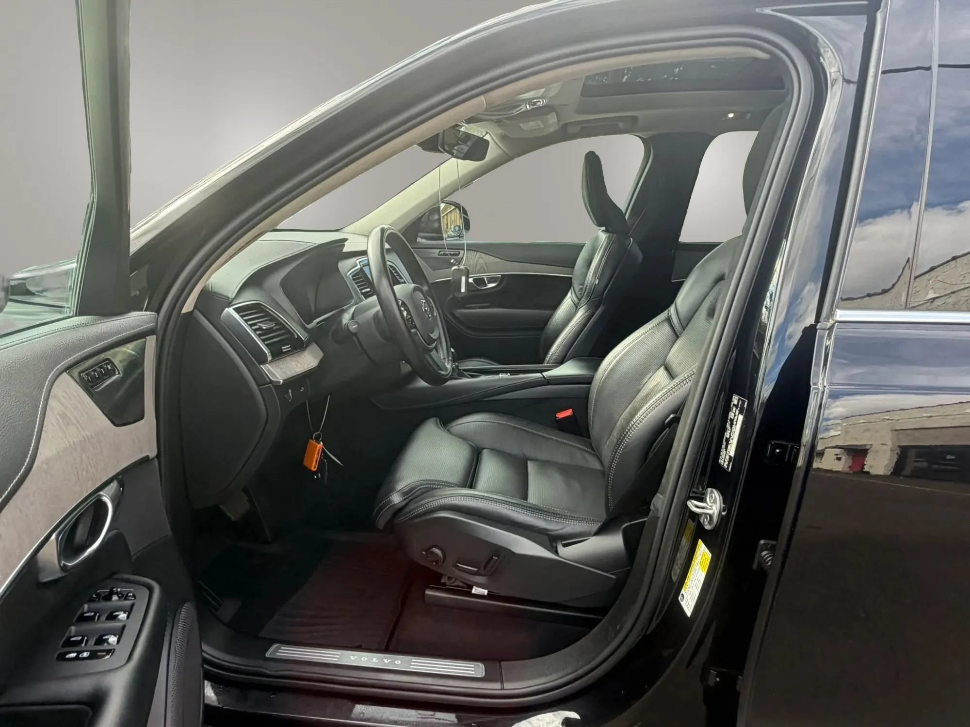 Used 2022 Volvo XC90 T6 Inscription w/ Lounge Package AWD/4WD image 24
