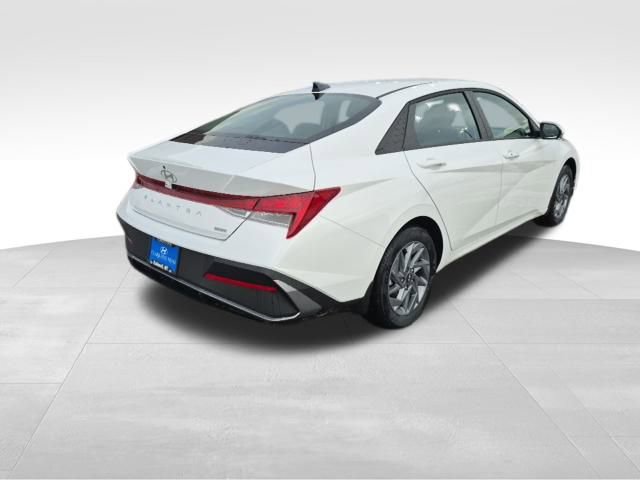 New 2026 Hyundai Elantra Blue image 5