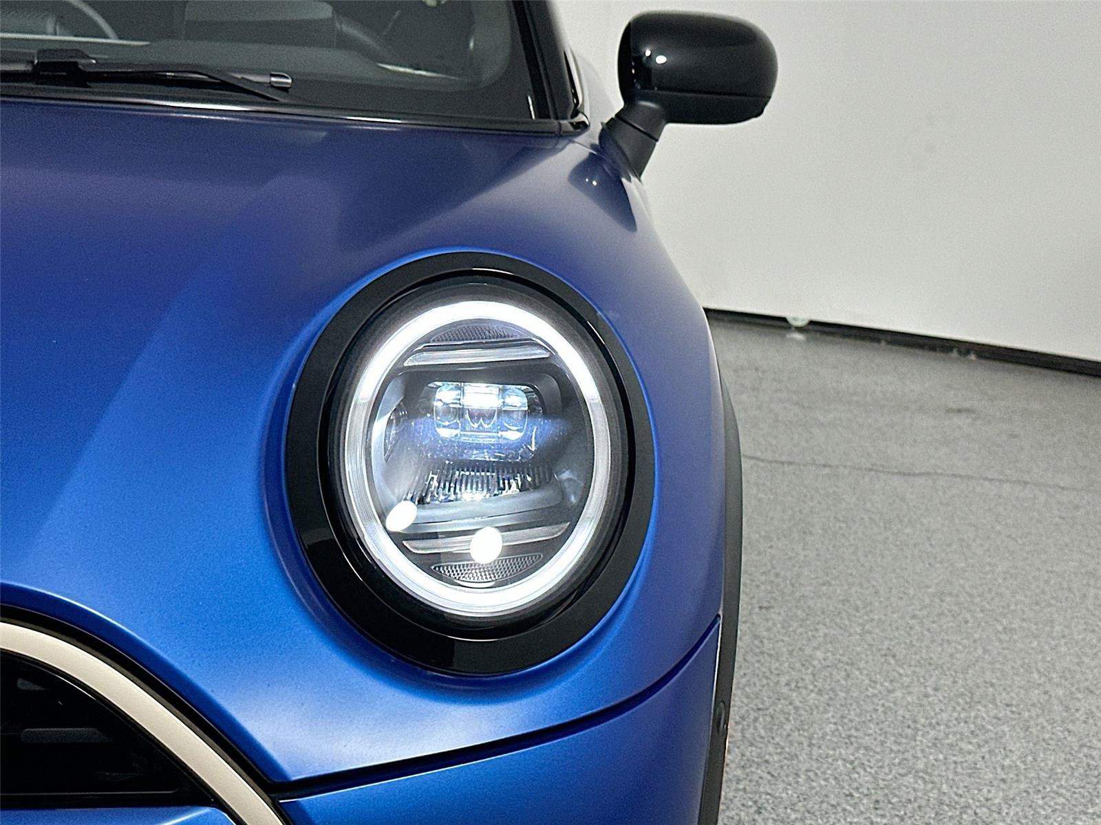 Used 2025 MINI Cooper 2-Door Hardtop FWD image 27