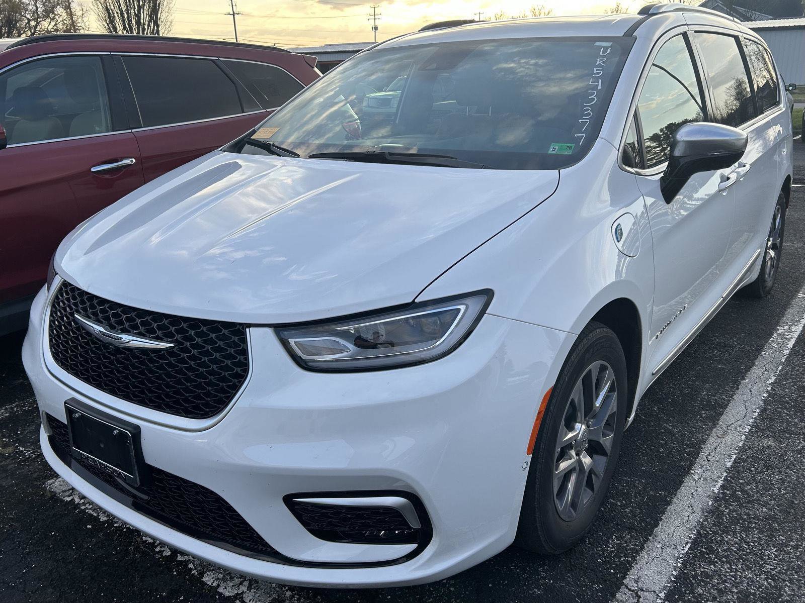 Used 2023 Chrysler Pacifica Pinnacle