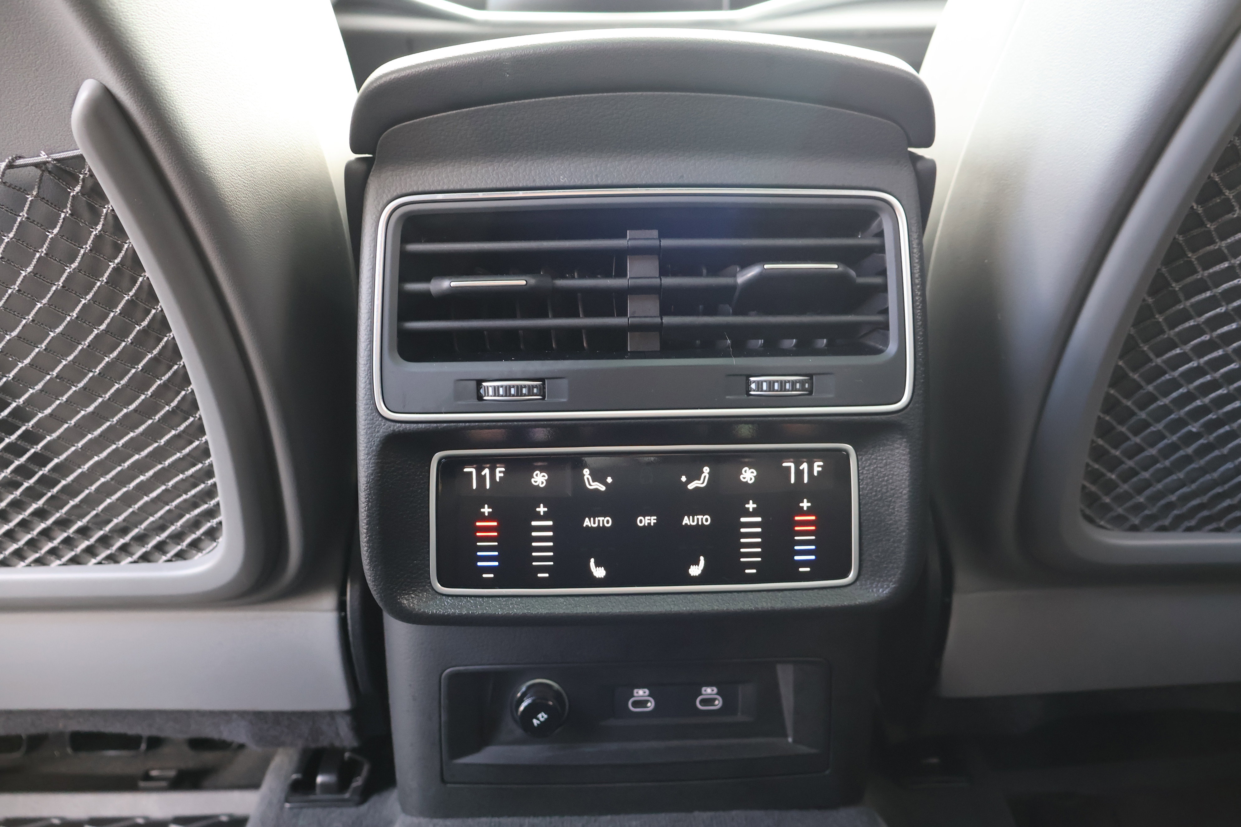 Used 2025 Audi SQ8 Premium Plus image 21