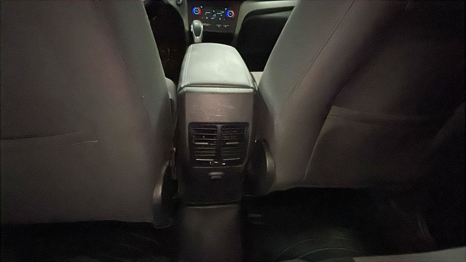 Used 2019 Ford Escape SE image 10