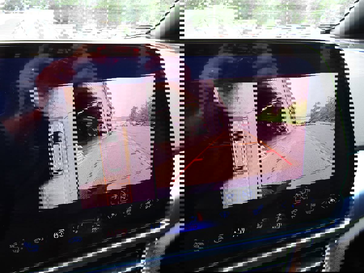 Used 2024 Chevrolet Equinox EV LT image 17