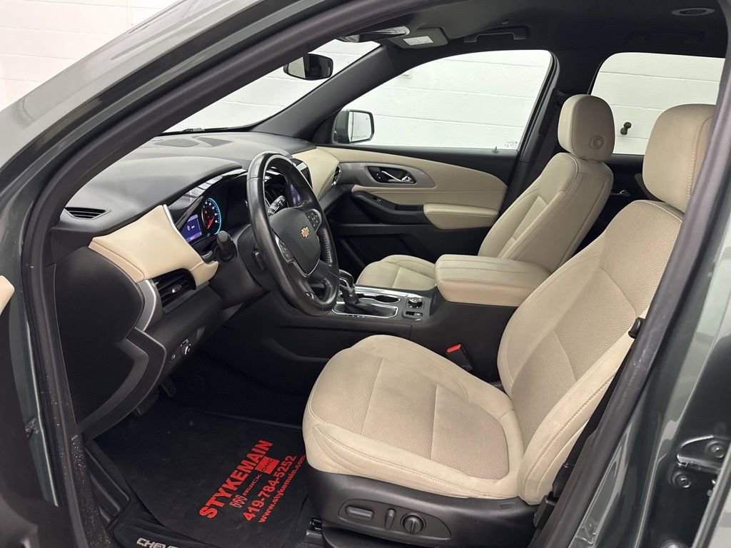 Used 2022 Chevrolet Traverse LT image 24