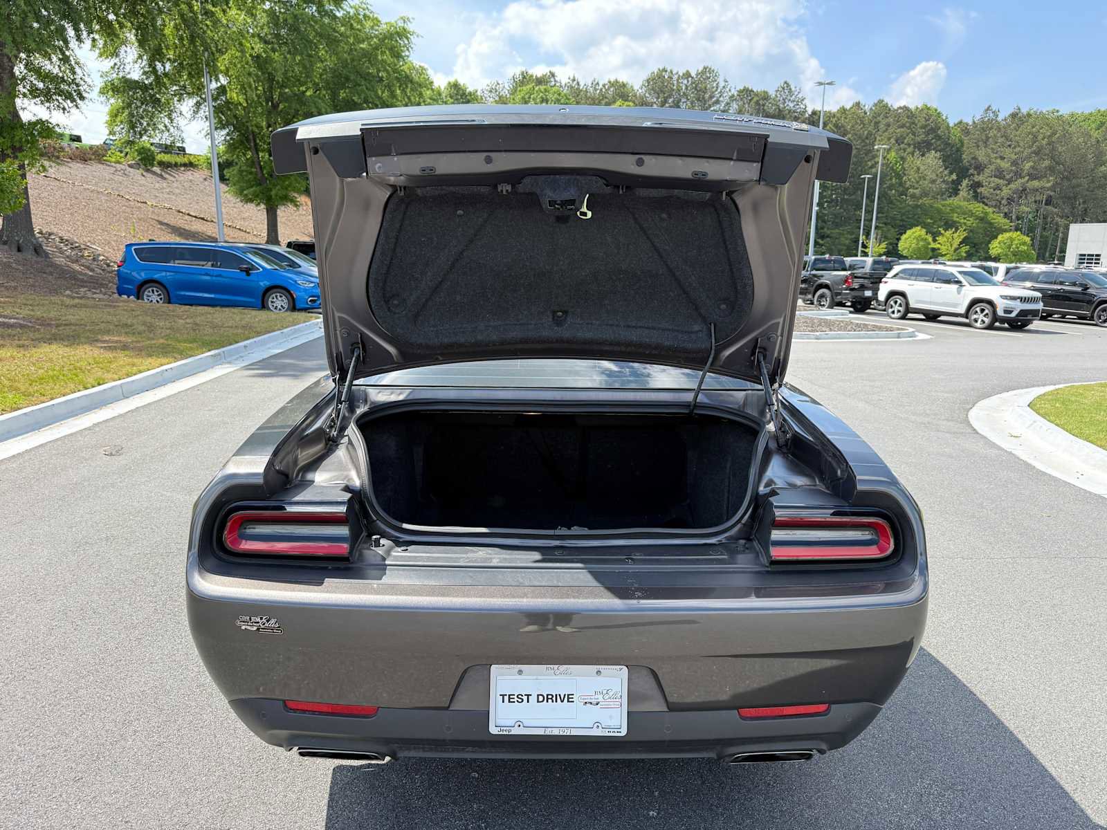Used 2023 Dodge Challenger R/T Scat Pack w/ Scat Pack Stripe RWD image 28