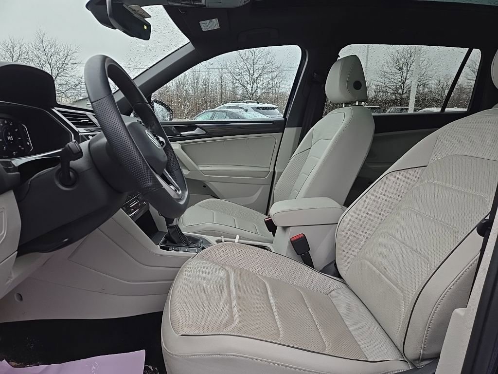 Used 2022 Volkswagen Tiguan SEL R-Line image 13
