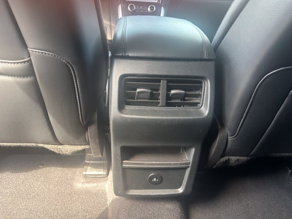 Used 2024 Ford Edge SEL AWD/4WD image 12