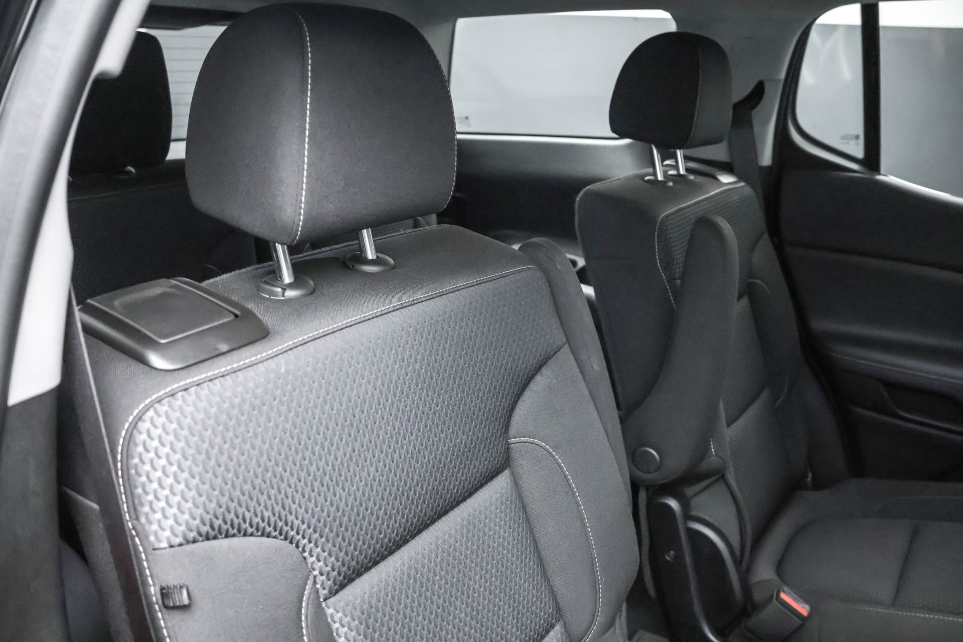 Used 2023 GMC Acadia SLE w/ Driver Convenience Package image 35