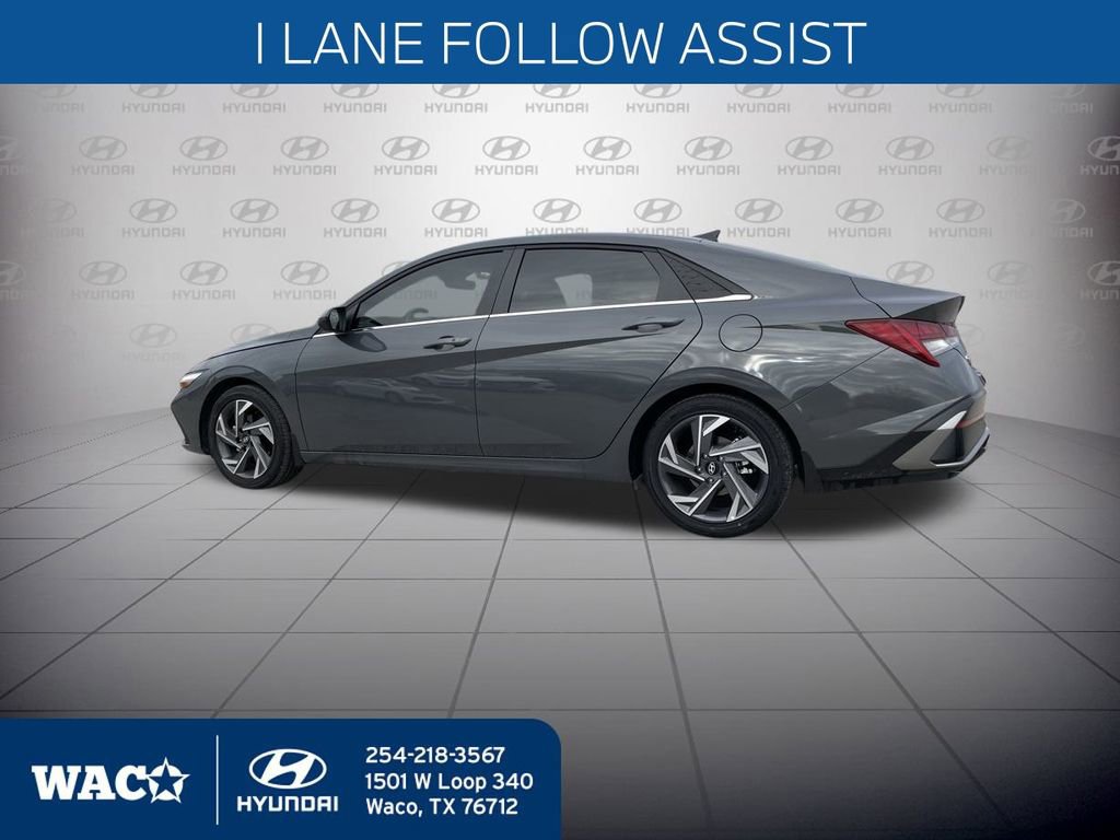 Used 2025 Hyundai Elantra SEL image 12
