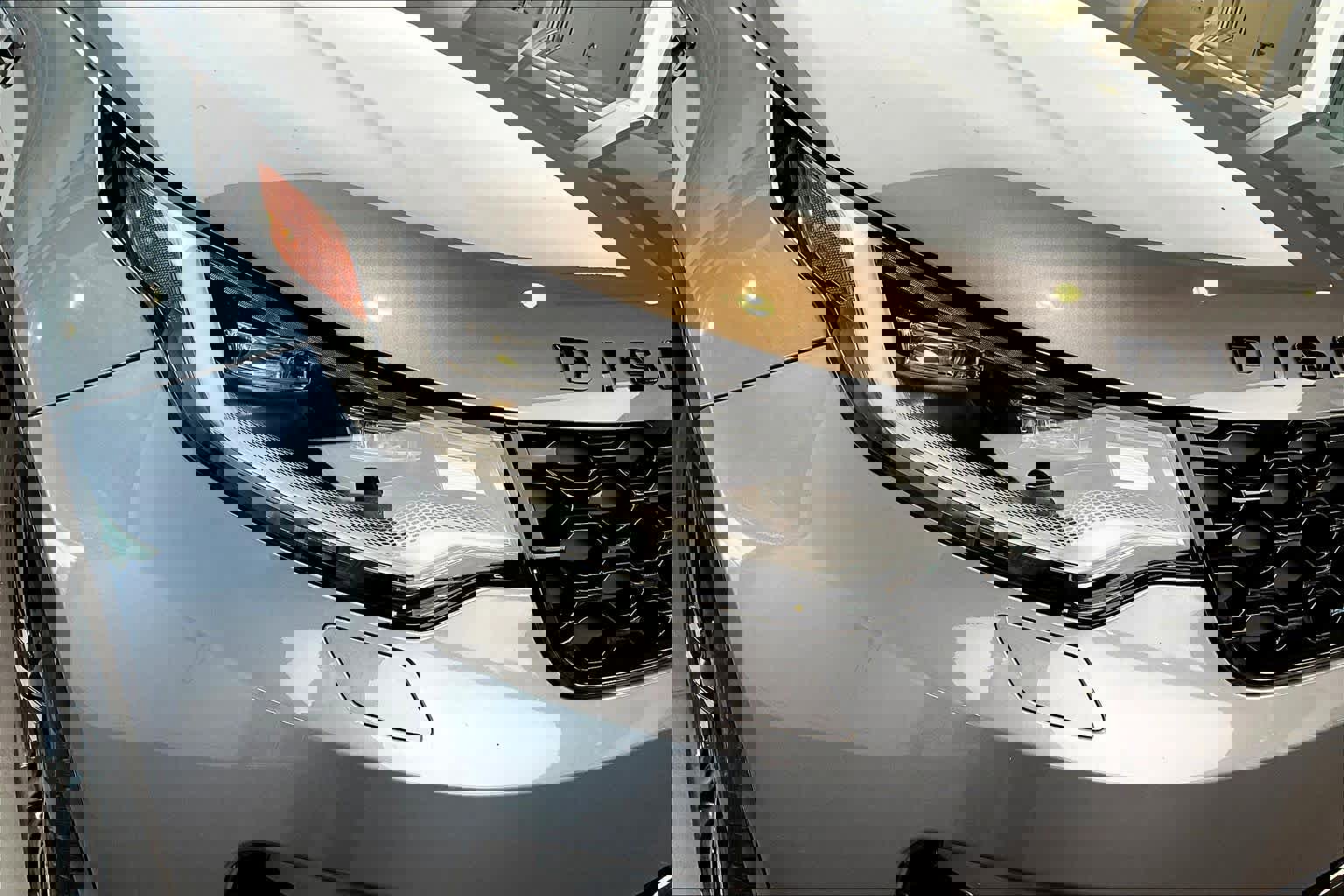 Used 2023 Land Rover Discovery S R-Dynamic image 27