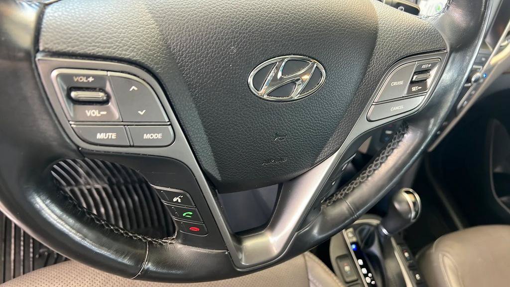Used 2017 Hyundai Santa Fe Limited AWD/4WD image 19