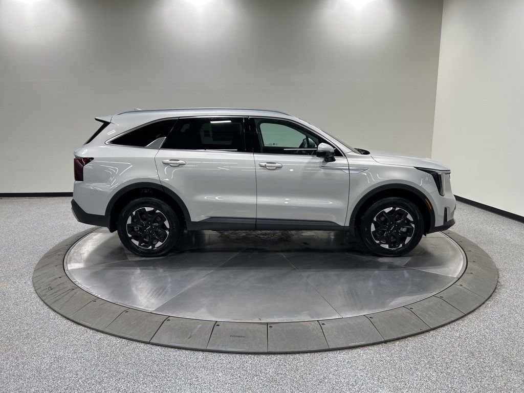 New 2026 Kia Sorento S image 4