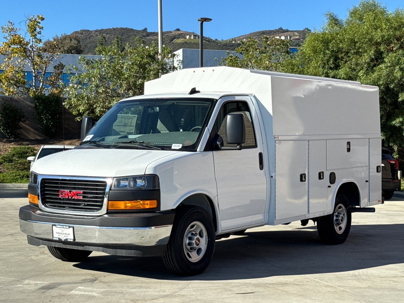 New 2025 GMC Savana 3500 w/ Power Convenience Package RWD image 4