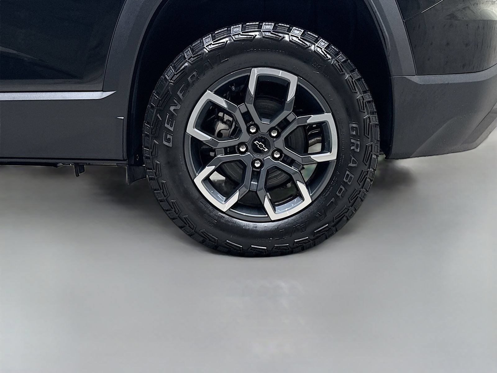 New 2026 Chevrolet Equinox ACTIV w/ Safety and Technology Package AWD/4WD image 35
