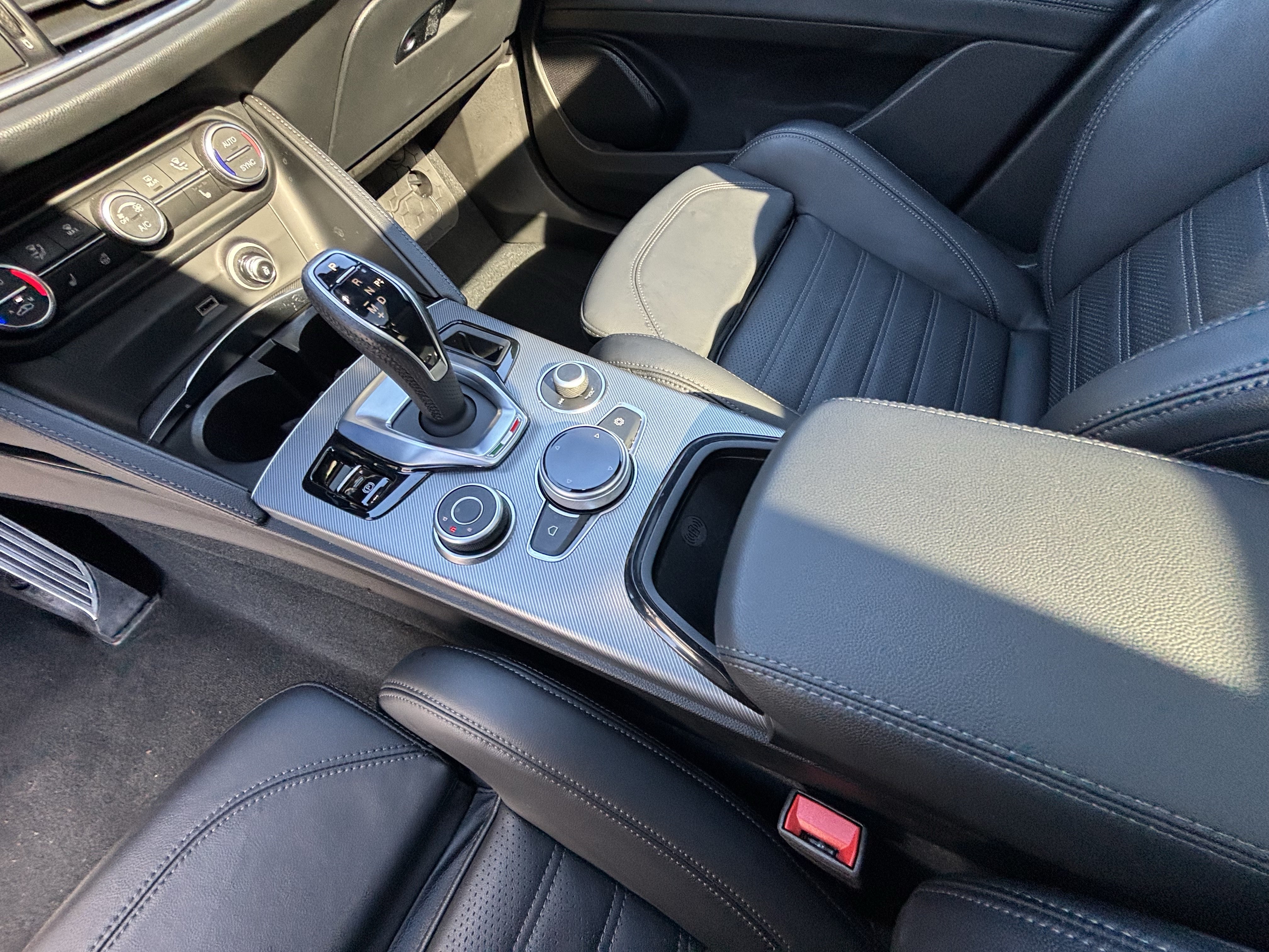 Certified 2024 Alfa Romeo Stelvio Veloce AWD/4WD image 22