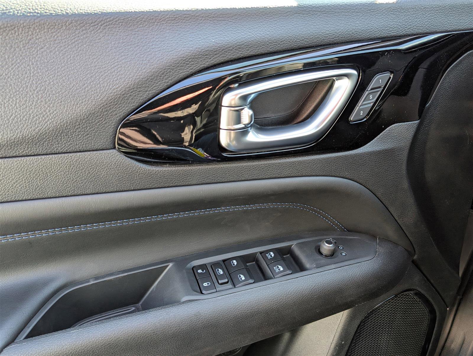 New 2025 Jeep Compass Limited w/ High Altitude Package image 13