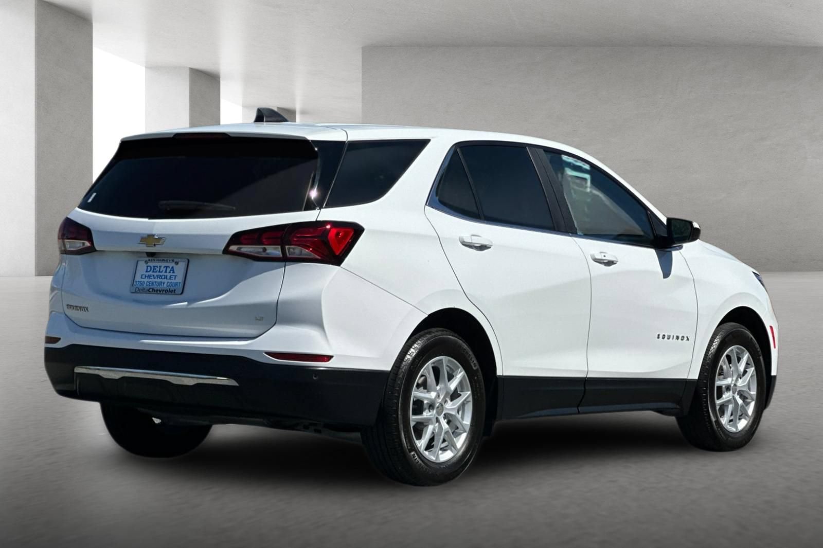 Used 2024 Chevrolet Equinox LT FWD image 4