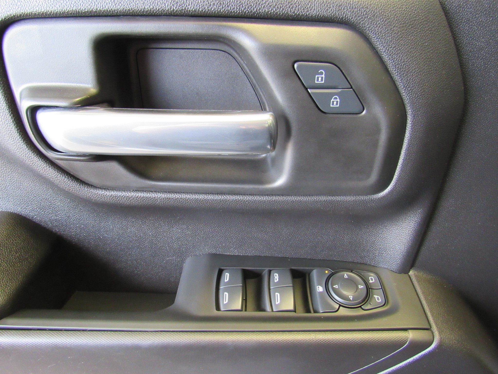 Used 2024 Chevrolet Silverado 1500 Custom w/ LPO, Dark Essentials Package AWD/4WD image 13