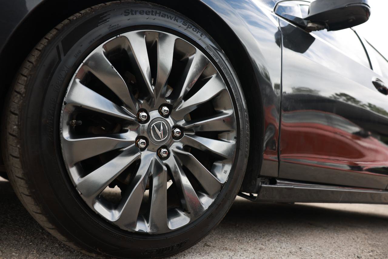 Used 2017 Acura RLX w/ Advance Package image 39