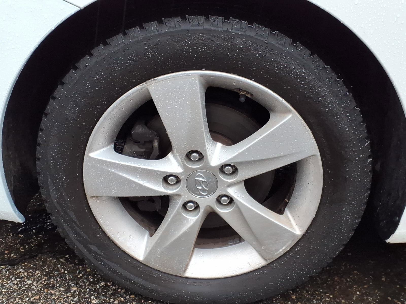 Used 2013 Hyundai Elantra GLS image 5