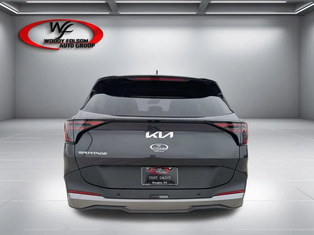 Used 2026 Kia Sportage EX FWD image 4