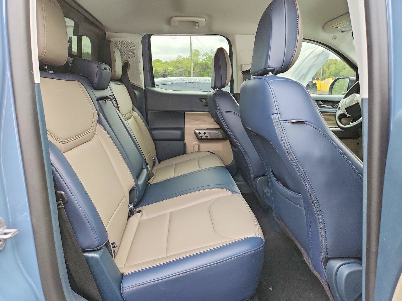 Used 2025 Ford Maverick Lariat AWD/4WD image 7
