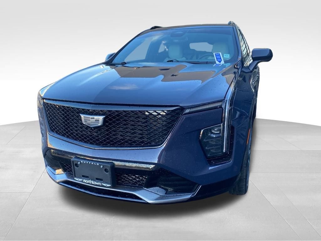 Used 2025 Cadillac XT4 Sport image 5