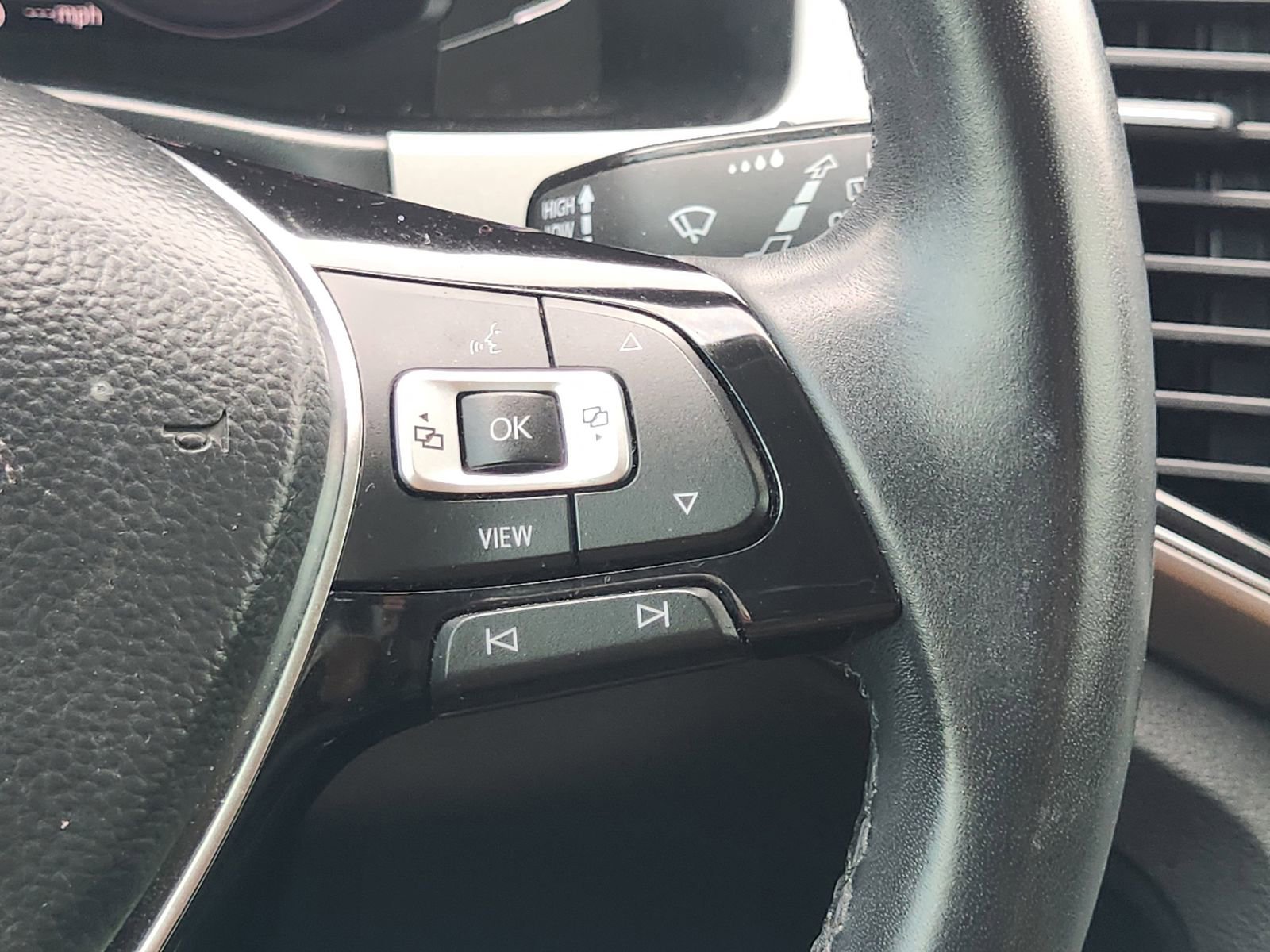 Used 2019 Volkswagen Atlas SEL Premium AWD/4WD image 32